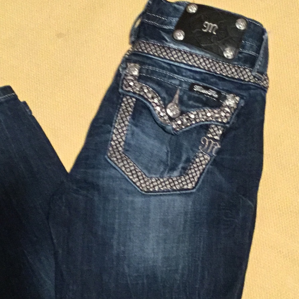 ♥️$31 SALE Miss Me Skinny Jeans.